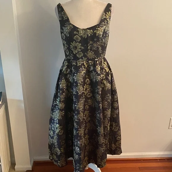Venus size 4 fit and flare party dress - Picture 1 of 12